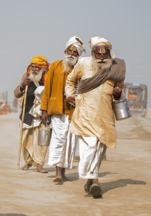 Hindu Pilgrims arriving at Allahabad