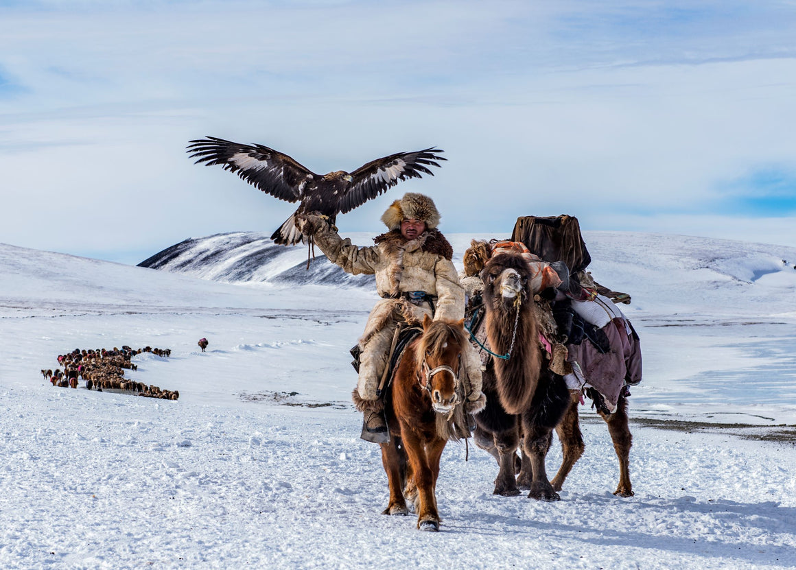 Chochan Tabay with his award-winning golden eagle